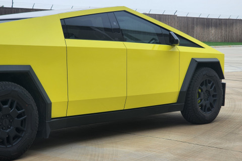 3M-Gloss-Lucid-Yellow-Cybertruck