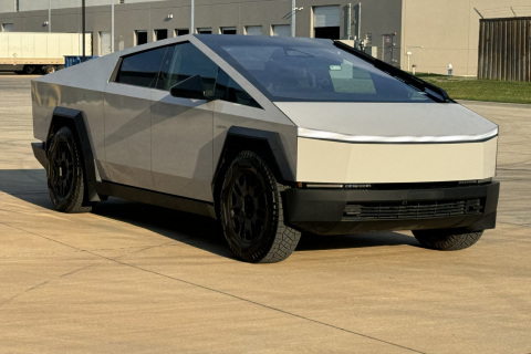 Gloss-White-Cybertruck