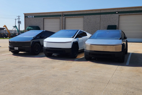 Obsidian-Green-Satin-White-Clear-Gloss-Cybertrucks