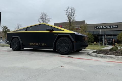Two-Tone-Satin-Black-Satin-Energetic-Yellow-Cybertruck